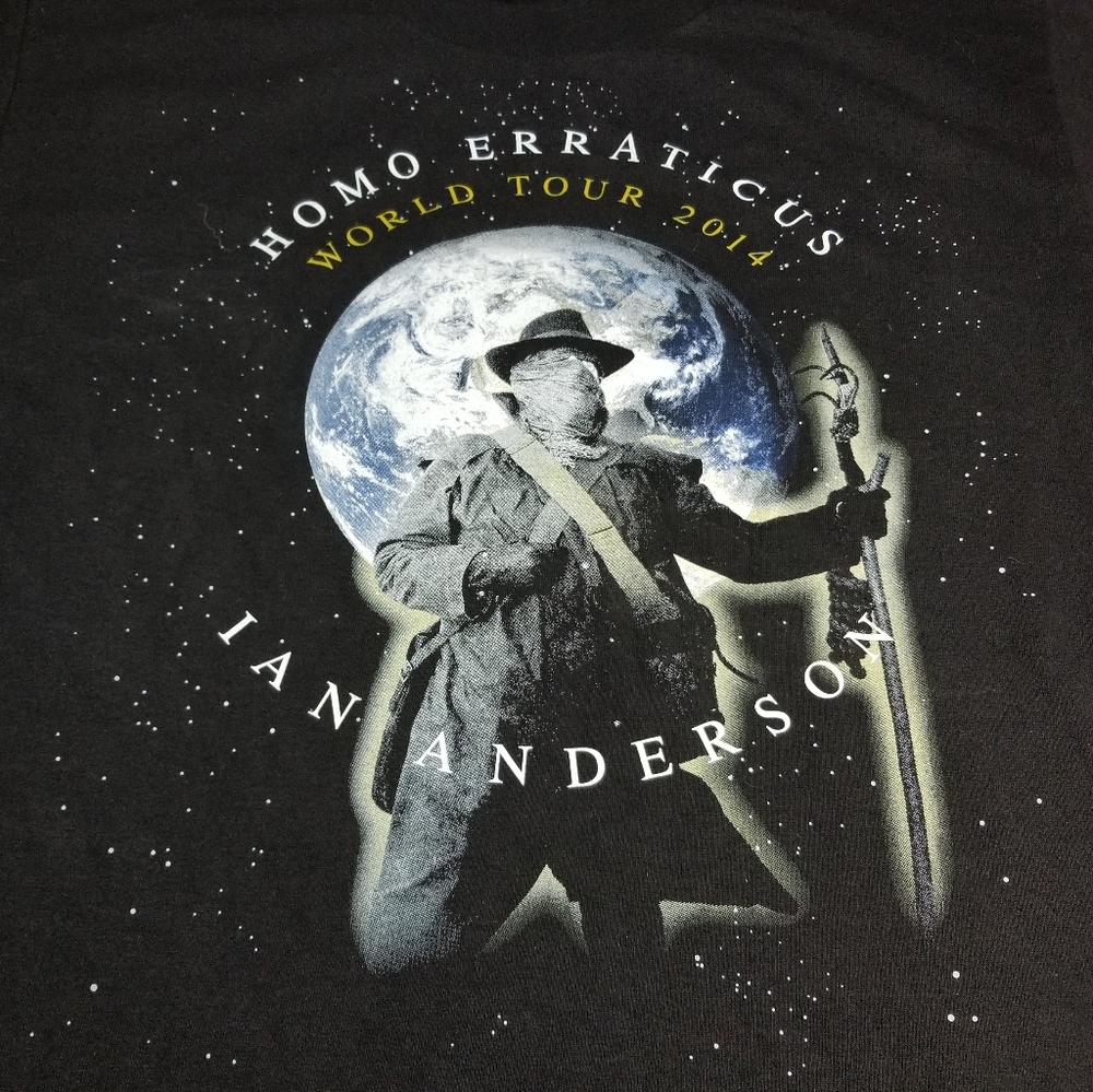 T-Shirt - Picture 2 of 5